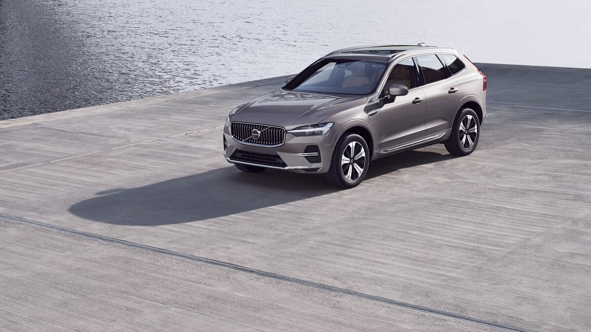 Xe VOLVO XC60 PLUG-IN HYBRID ULTRA màu Bright Dusk 